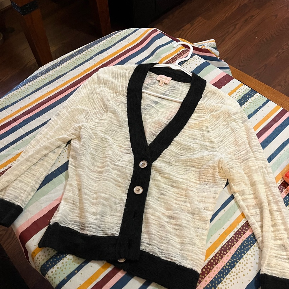 Woman’s Sweater (M)